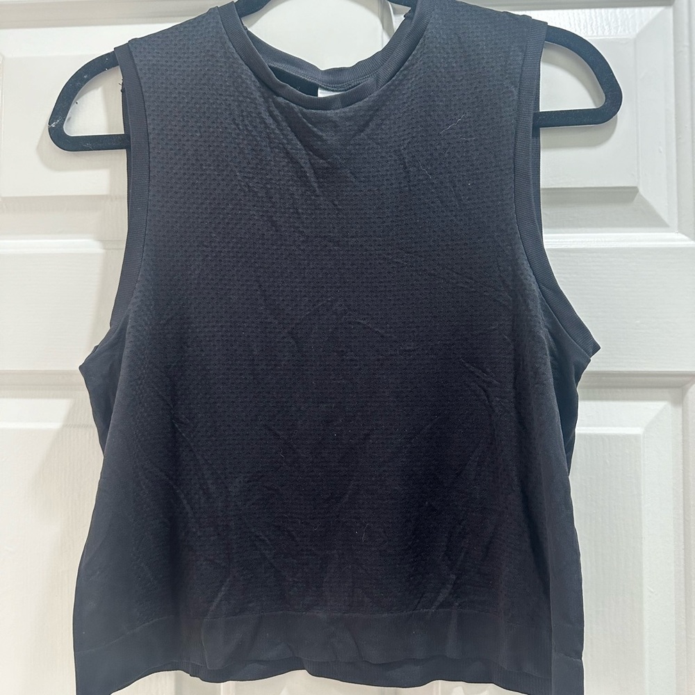 Varley Black Sleeveless Crop Muscle Tee